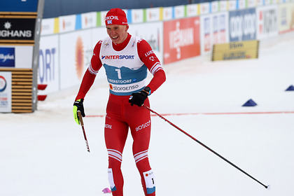 Большунов выиграл скиатлон на чемпионате России с отрывом в 47 секунд