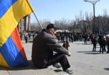 Противники Пашиняна завершают митинг в Ереване