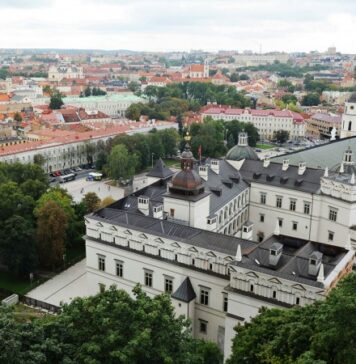 В Литве восемь человек умерли после прививки от COVID-19