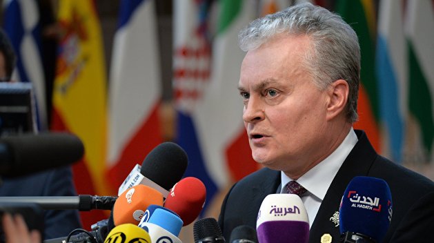 Членство Украины в НАТО зависит от Киева - Науседа