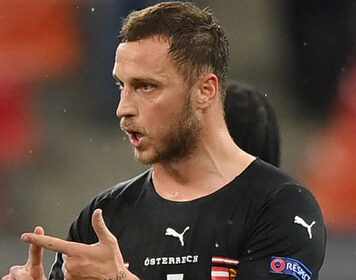 Отпраздновавшего гол на Евро нецензурной бранью футболиста наказали