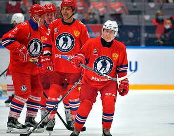 Путин оценил свой уровень игры в хоккей